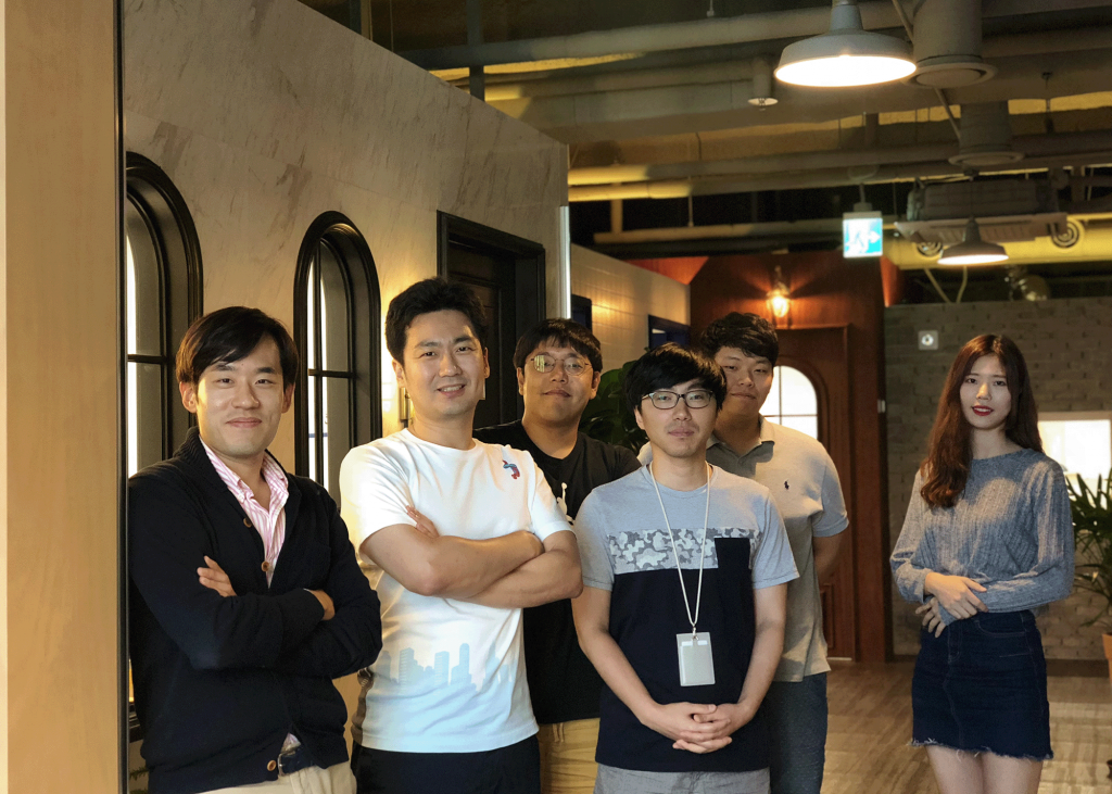 “마키나락스 상장보다 ‘현장’에 안착 가능한 기술 시너지가 우선이었죠” | 제로원벤처스 투자 노트, 마키나락스 제로원 오피스 입주 시절 창업 초기 멤버들의 모습
